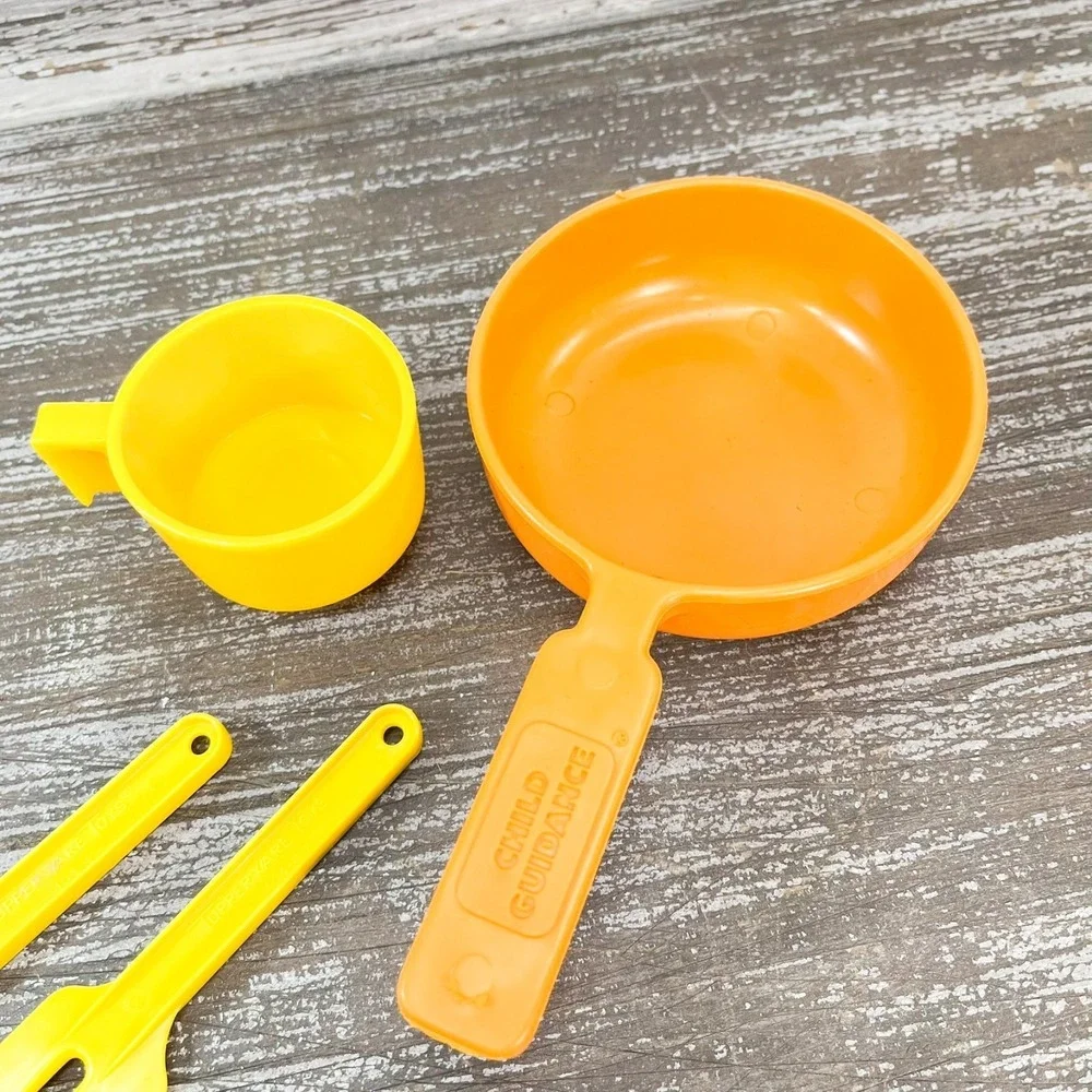 Vintage Tupperware Toy Spatula Spreader Yellow cup and pot,‎ set of 4